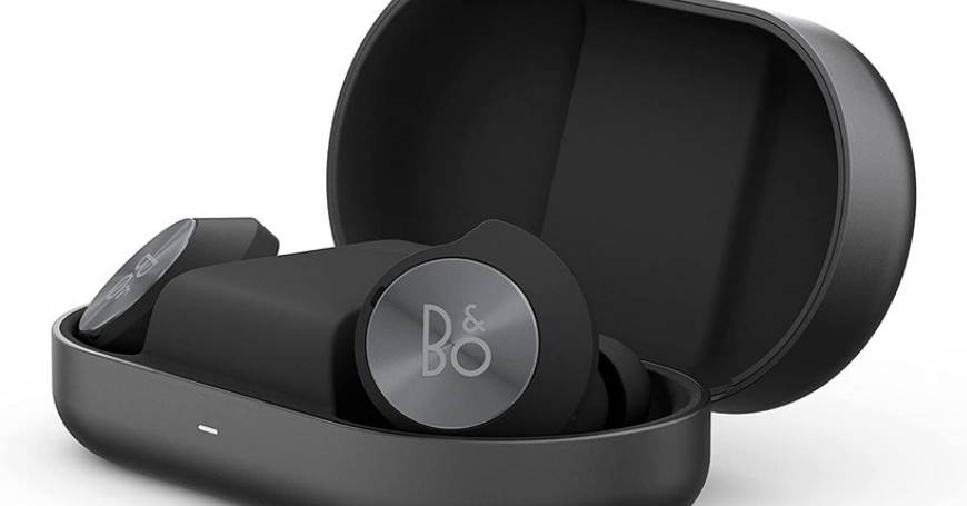 Crne Bang & Olufsen Beoplay EQ bežične slušalice u otvorenoj crnoj kutijici