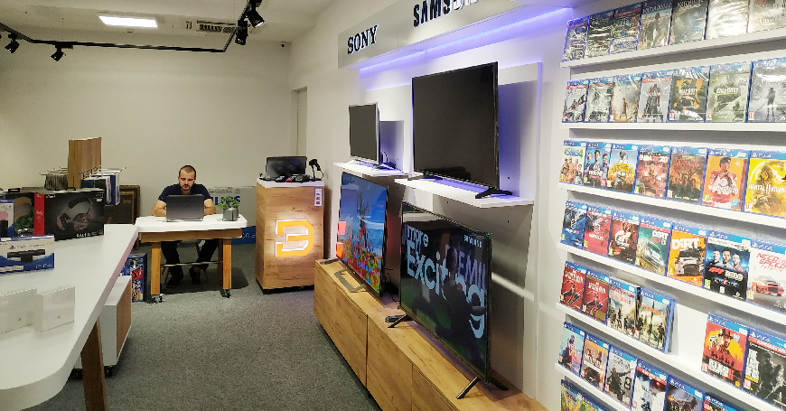Ponuda u 3D BOX shopu u TC Mercator obogaćena najnovijim naslovima PS4 igara, tematski dizajniranim PS4 konzolama, kao i novim modelima Samsung i Sony televizora
