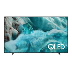 Samsung QE98Q7FAAUXXH TV — prednji prikaz sa uključenim ekranom